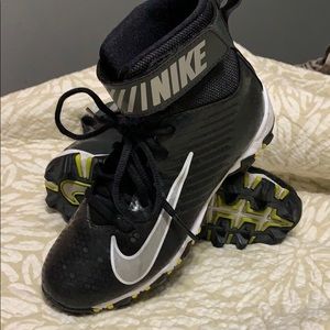 Boys Nike strike football cleats size 2.5 y